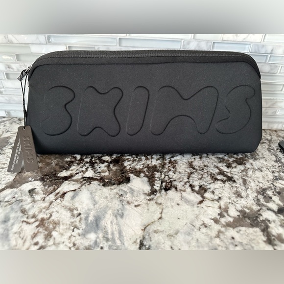 SKIMS neoprene pouch NWT - Picture 1 of 4